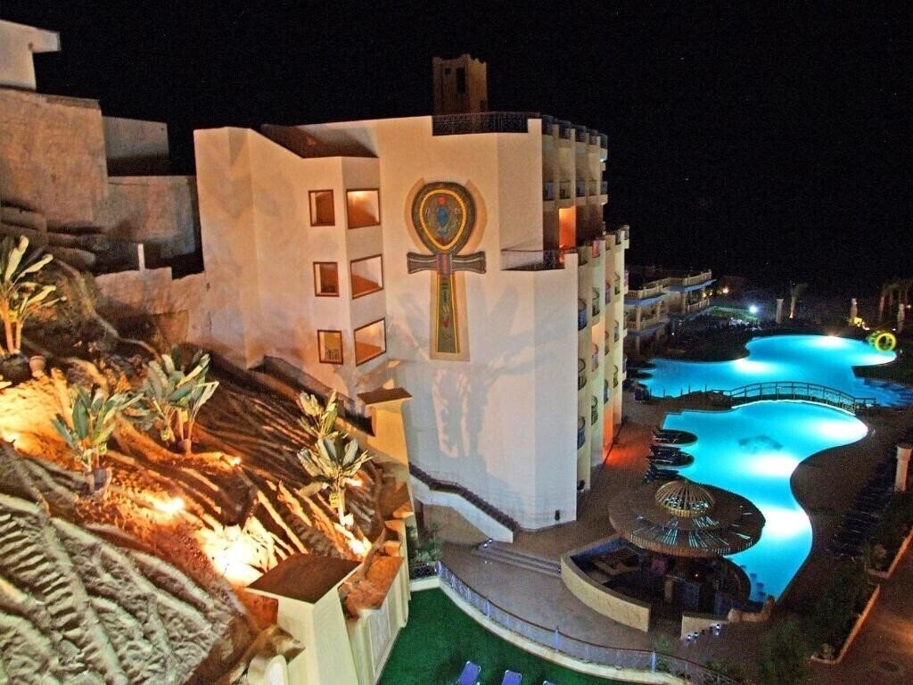 Территория Sphinx Aquapark Beach Resort 4*