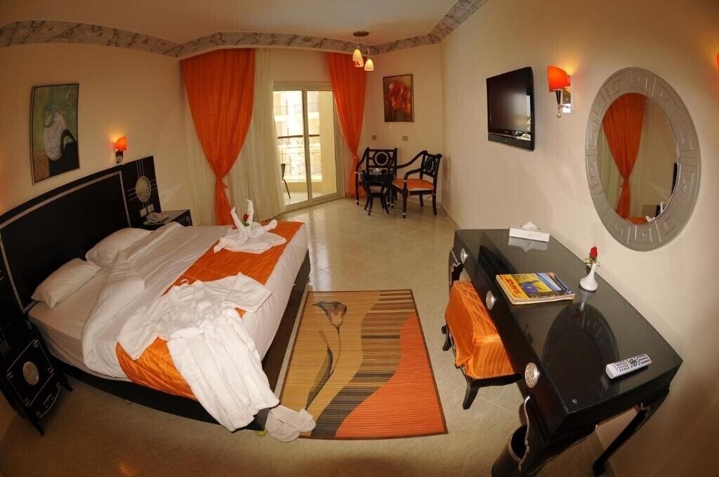 Панорама Sphinx Aquapark Beach Resort 4*