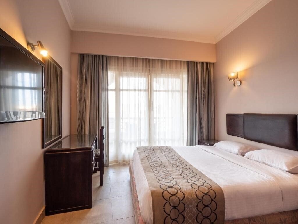 Вид Sunny Days Mirette Family & Aqua Park (ex. Sunny Days Mirette) 3*