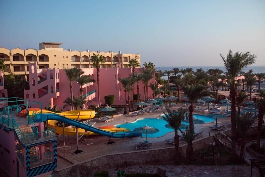 Отель Le Pacha Resort 4*
