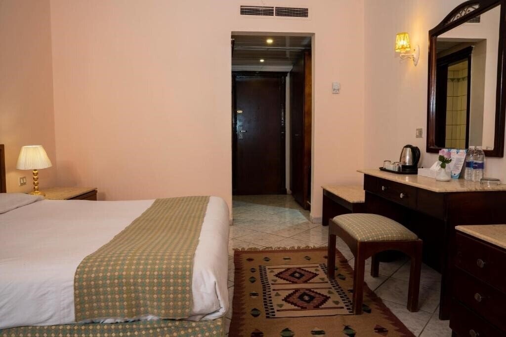 Панорама Dexon Roma Hotel & Aqua Park 3*