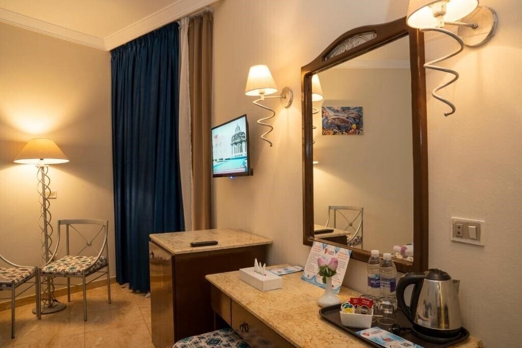 Вид Dexon Roma Hotel & Aqua Park 3*