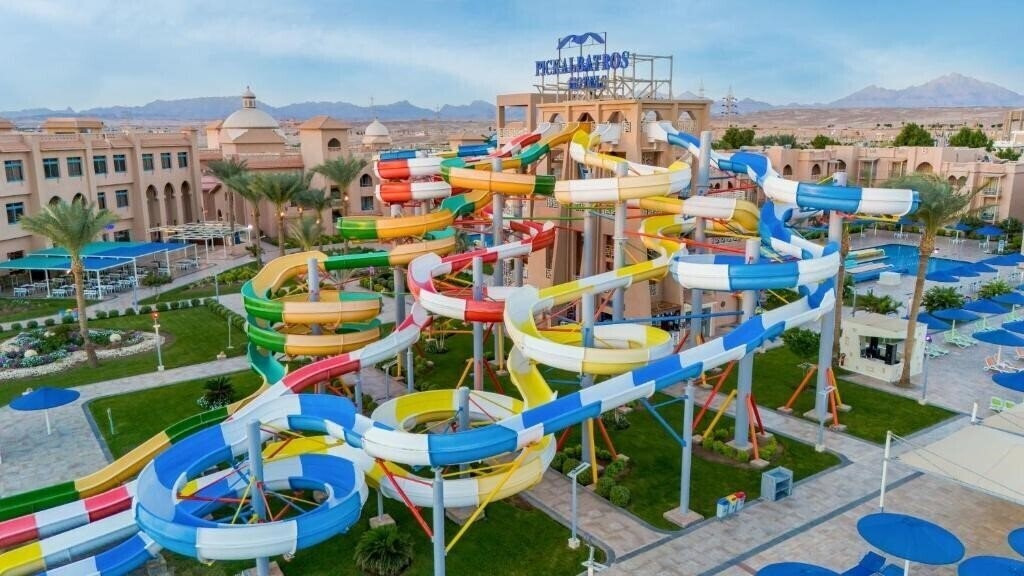 Готель Pickalbatros Aqua Park Resort 4*