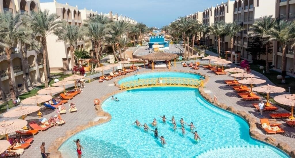 Панорама El Karma Aqua Beach Resort 4*