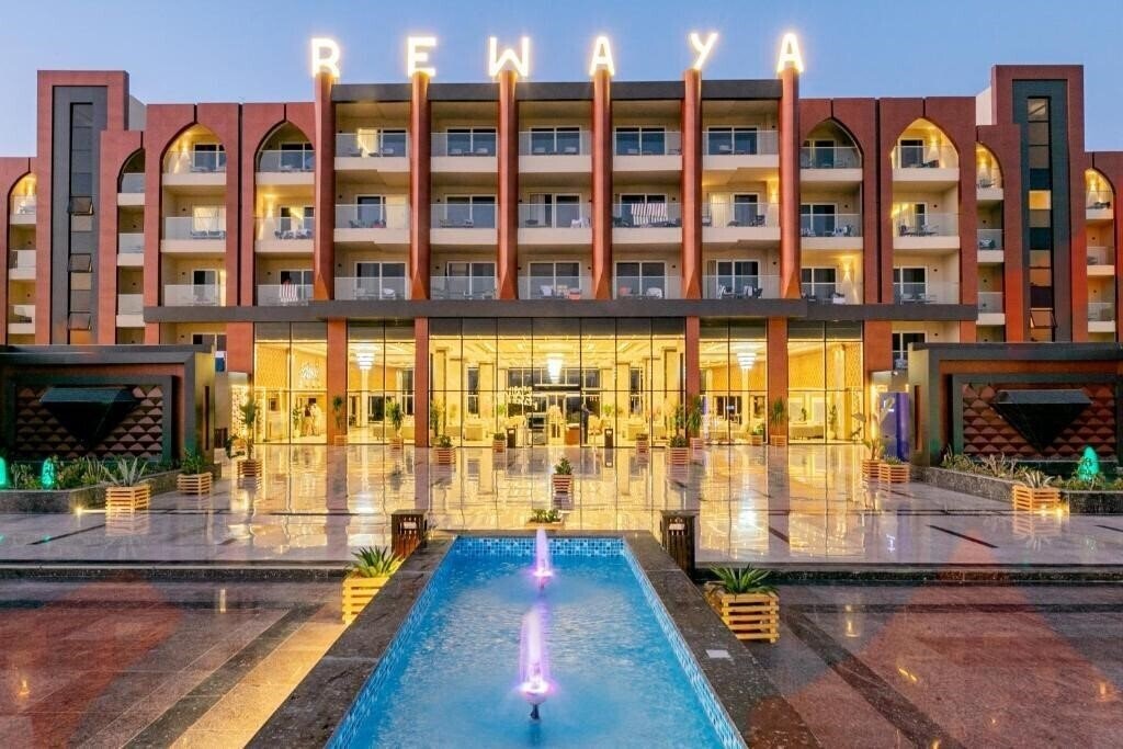 Отель Rewaya Majestic Resort 5*