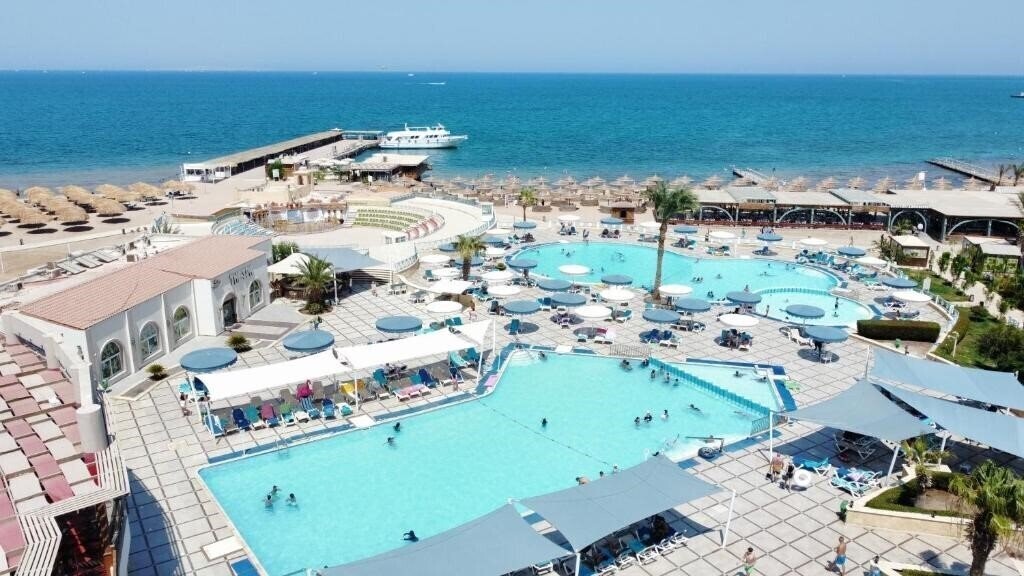 Панорама Aladdin Beach Resort 4*