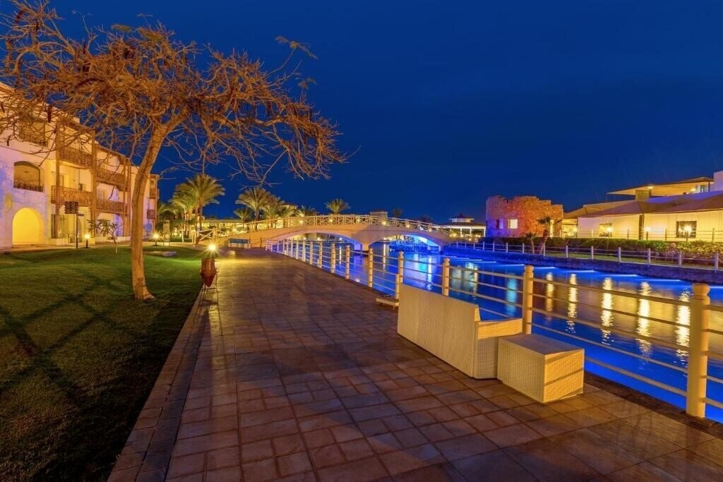 Территория Pickalbatros Dana Beach Resort Hurghada 5*