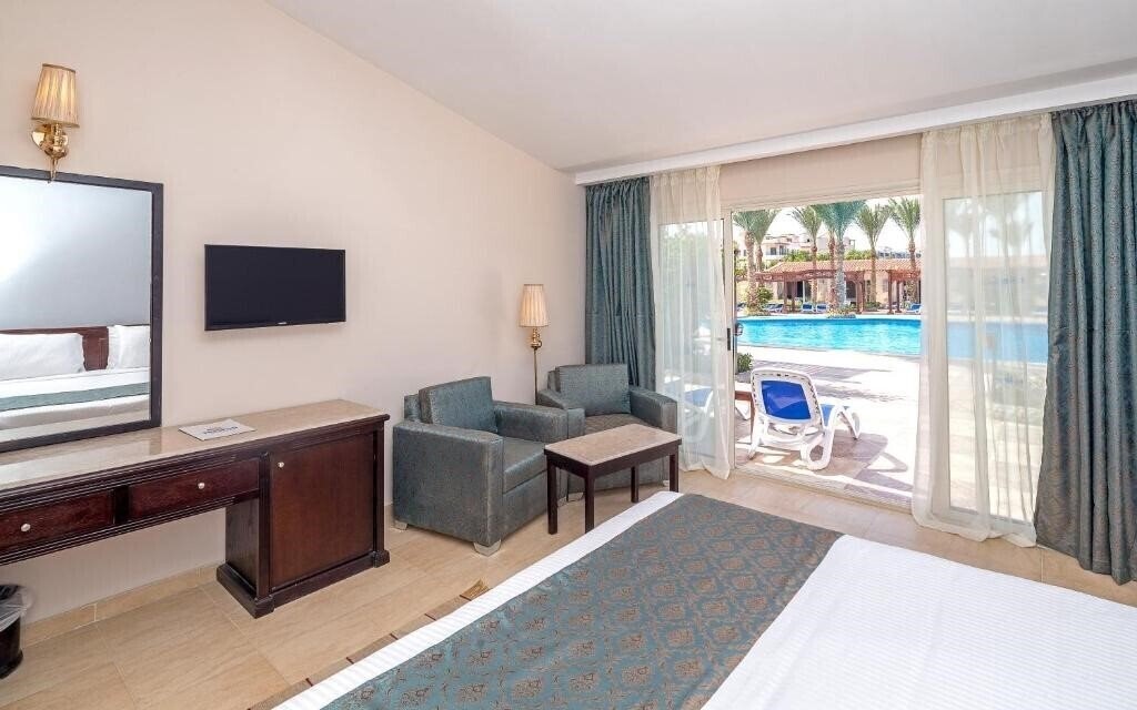 Вид Sunrise Aster Aqua Park Resort (ex. Le Jardin Aqua Park Resort by Sunrise, Hawaii Le Jardin Aqua Park Resort, Festival Le Jardin Resort) 4*