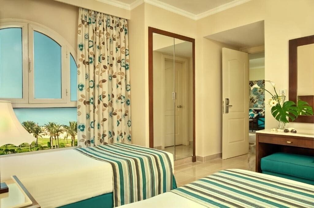 Апартаменты Cardina Resort 4*