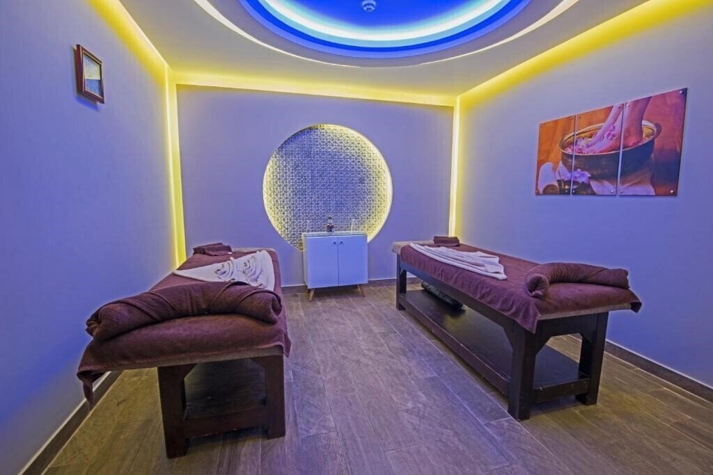 Апартаменти Casa Mare Resort (ex. Royal Tulip Beach Resort ) 5*