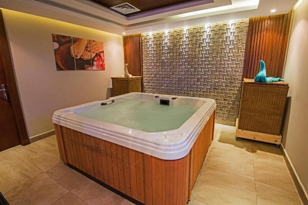 Панорама Casa Mare Resort (ex. Royal Tulip Beach Resort ) 5*