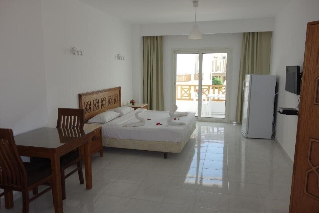 Вид Blue Vision Diving Hotel 3*