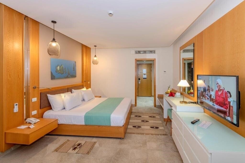 Вид Lahami Bay Beach Resort & Gardens 4*