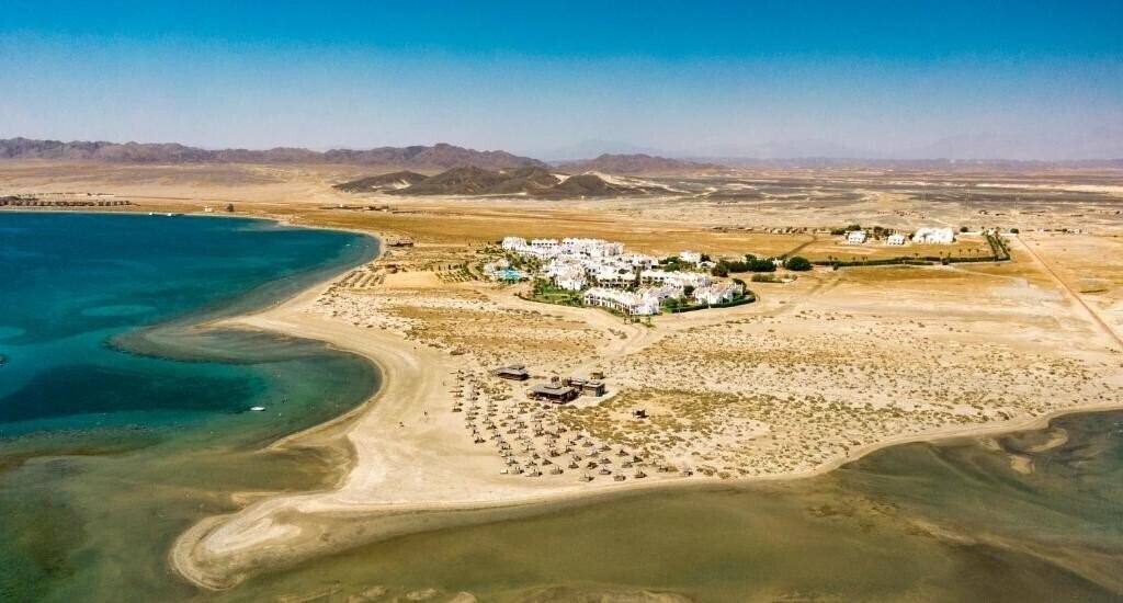 Панорама Lahami Bay Beach Resort & Gardens 4*