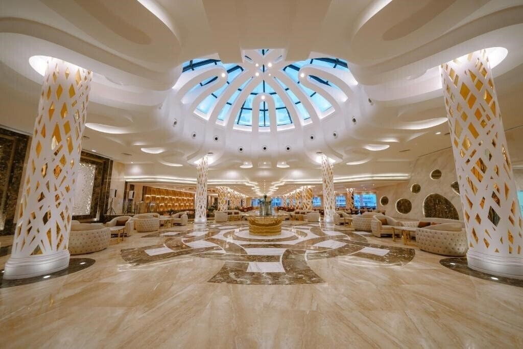 Отель Sirena Beach Resort & SPA 5*