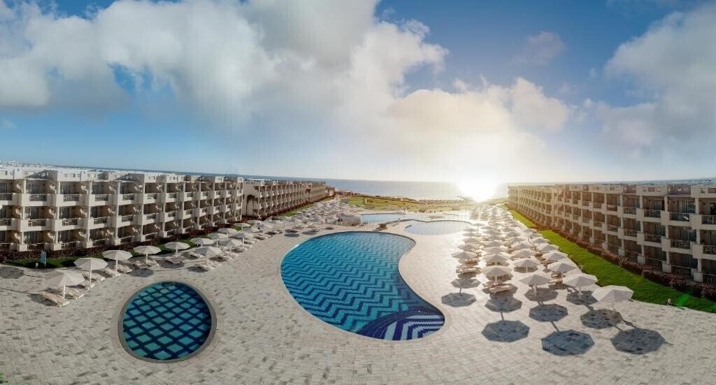 Изображение Sirena Beach Resort & SPA 5*