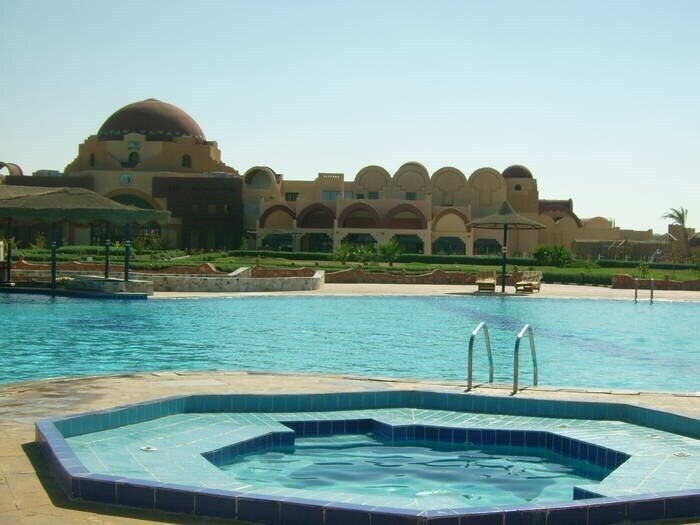 Изображение Carnelia Beach Resort 4*