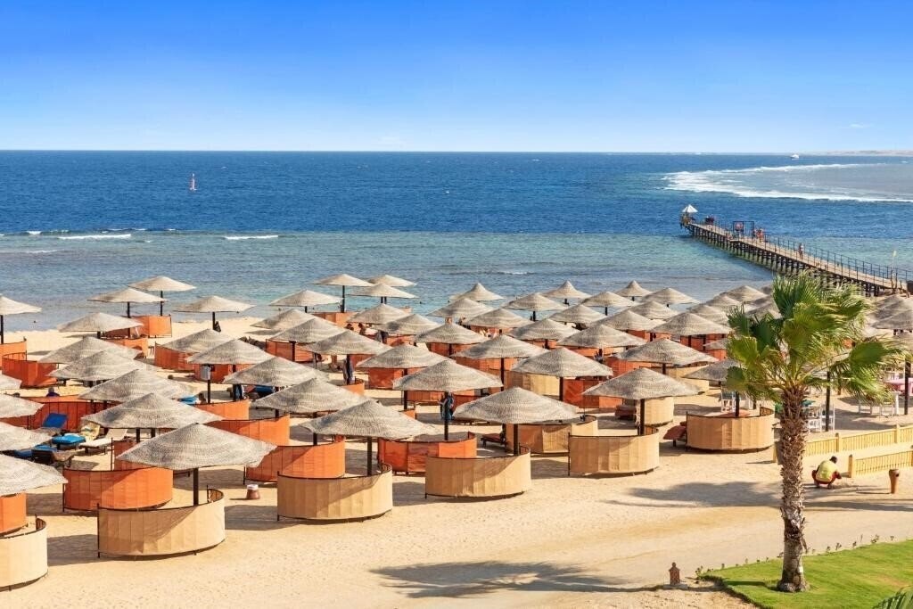 Територія Albatros The Palace Port Ghalib	 (ex. Intercontinental The Palace Port Ghalib Resort, Pickalbatros Palace Hotel Port Ghalib) 5*