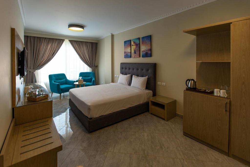 Апартаменти Aqua Heneish Beach Resort 5*