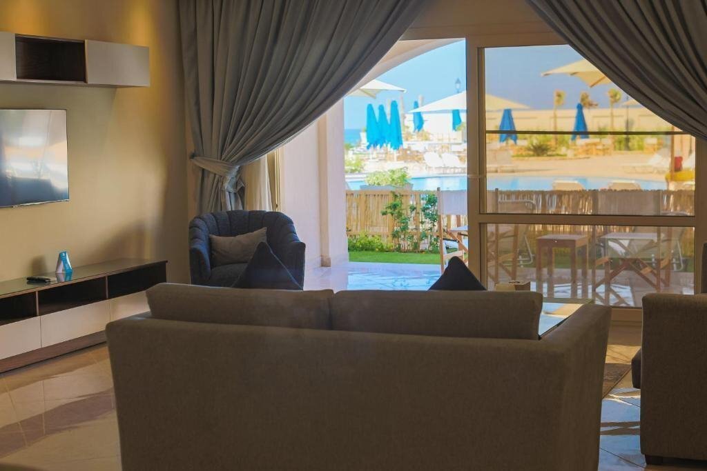 Панорама Aqua Heneish Beach Resort 5*