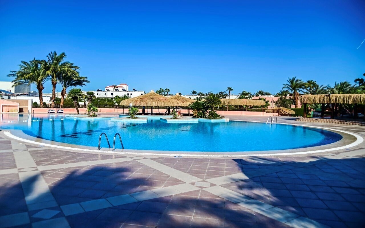 Вид Eagles Paradise Abu Soma Resort 4*