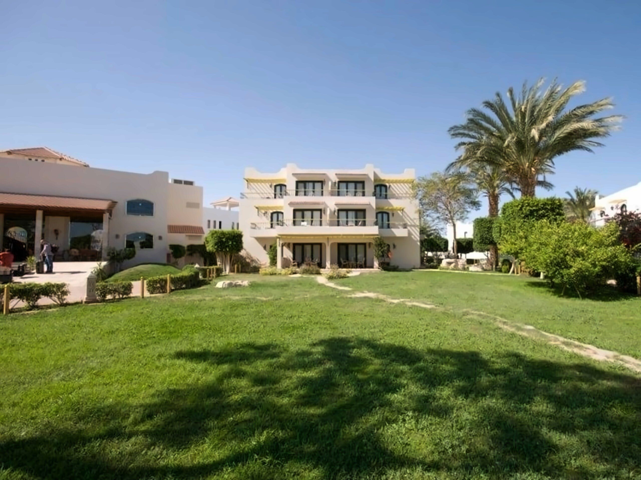 Фотография Lotus Bay Resort (ex. Lotus Bay Beach Resort, Lotus Bay Beach Resort & Gardens) 4*