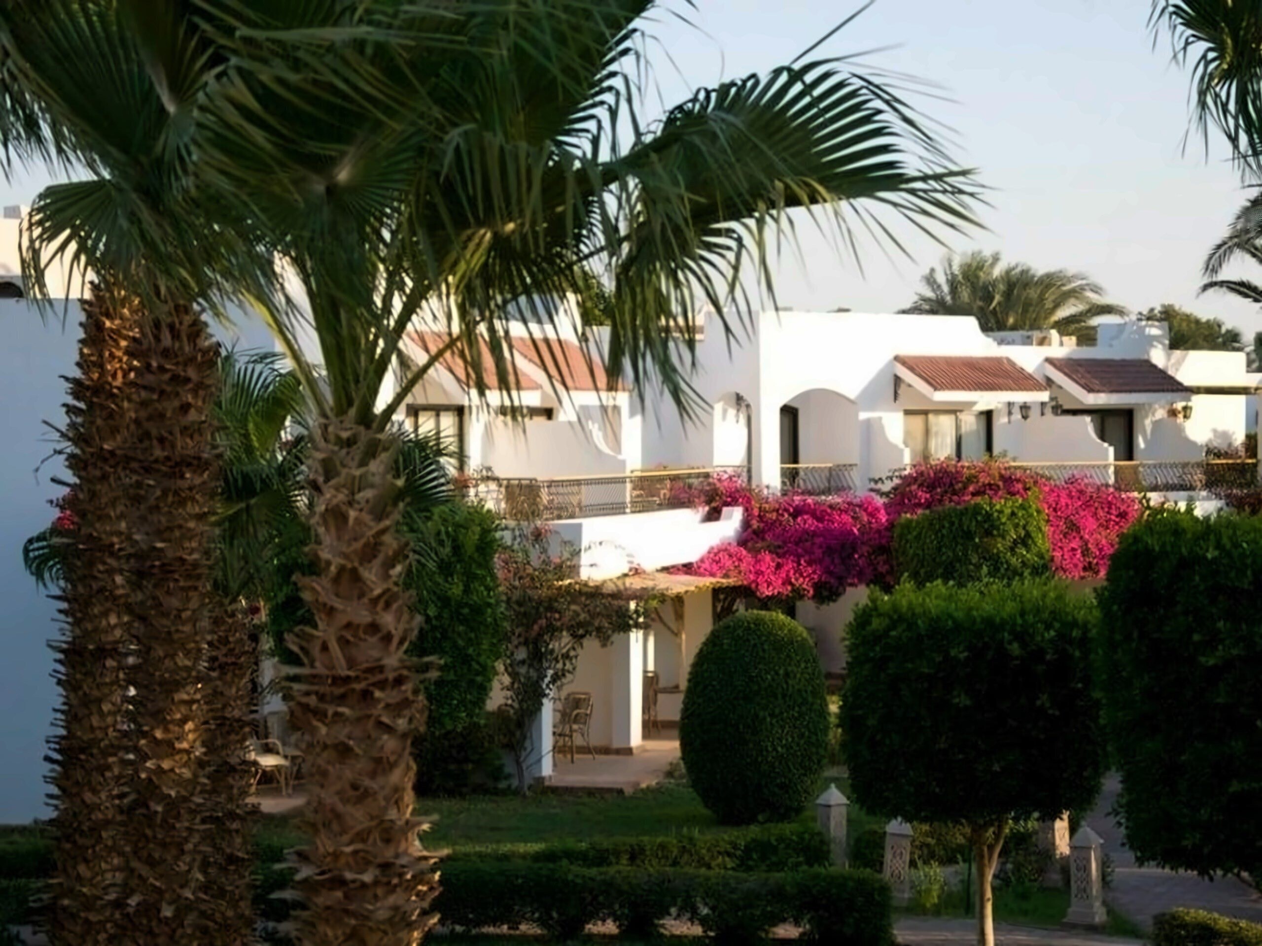 Апартаменты Lotus Bay Resort (ex. Lotus Bay Beach Resort, Lotus Bay Beach Resort & Gardens) 4*