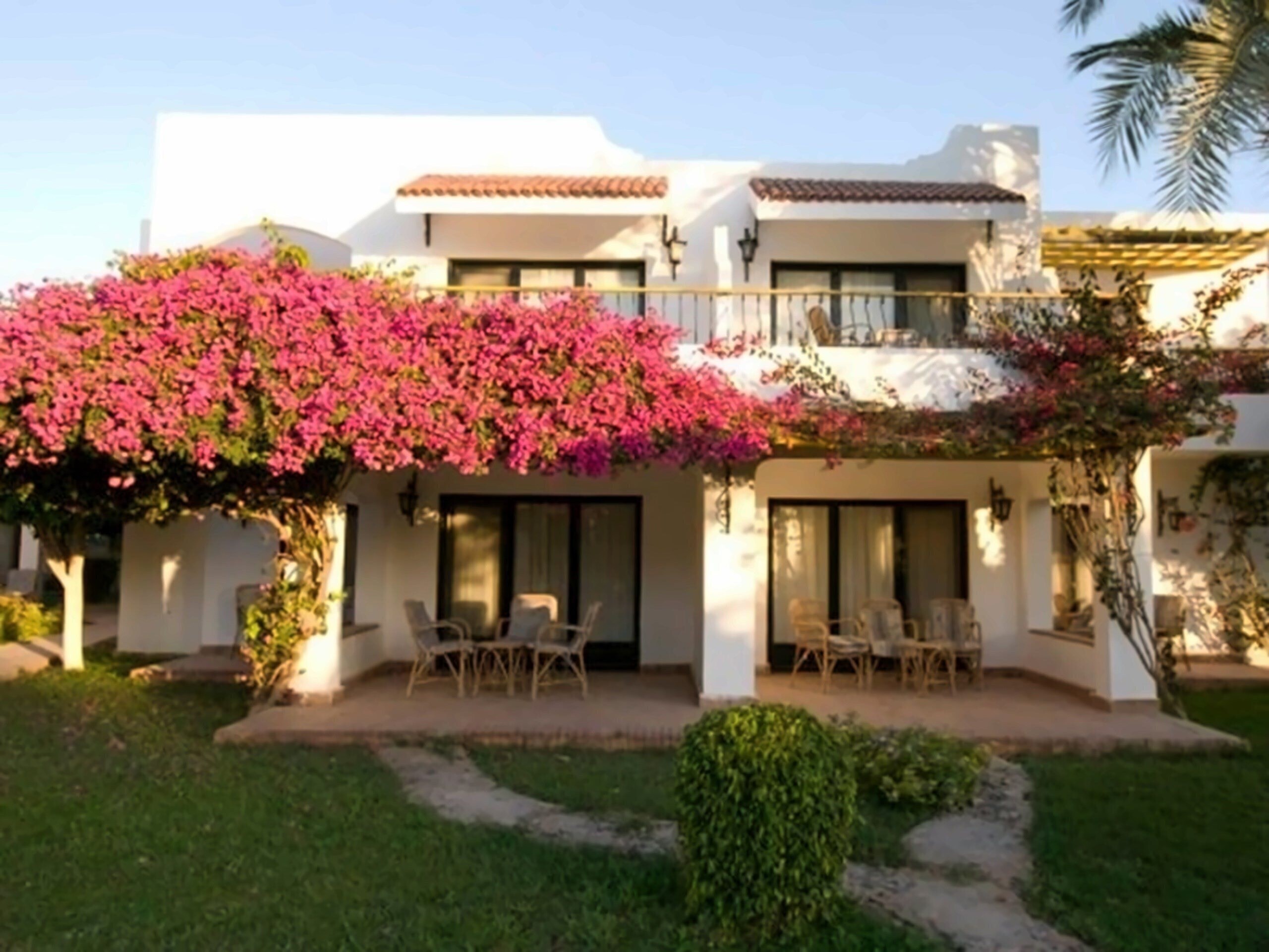 Панорама Lotus Bay Resort (ex. Lotus Bay Beach Resort, Lotus Bay Beach Resort & Gardens) 4*