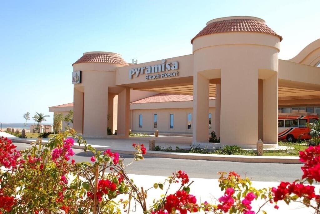 Панорама Pyramisa Beach Resort Sahl Hasheesh (ex. Otium Pyramisa Beach Resort, Lti Pyramisa Beach Resort Sahl Hasheesh) 5*