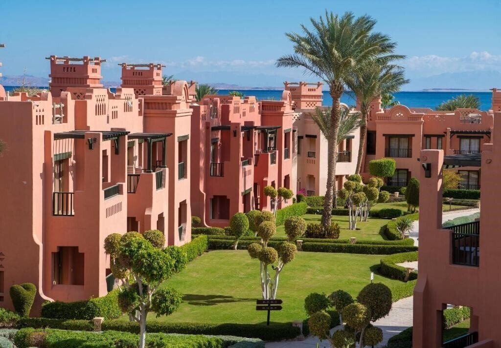 Вид Charmillion Sea Life Resort 4*