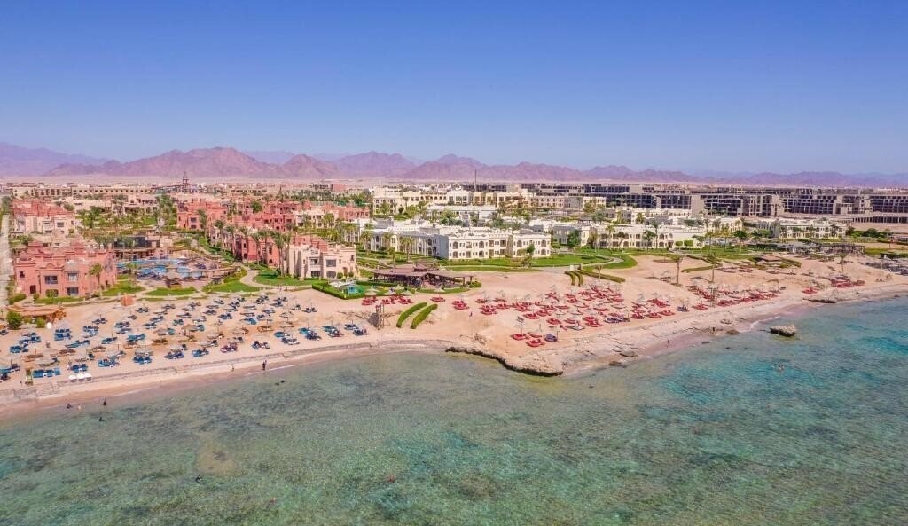 Территория Charmillion Sea Life Resort 4*