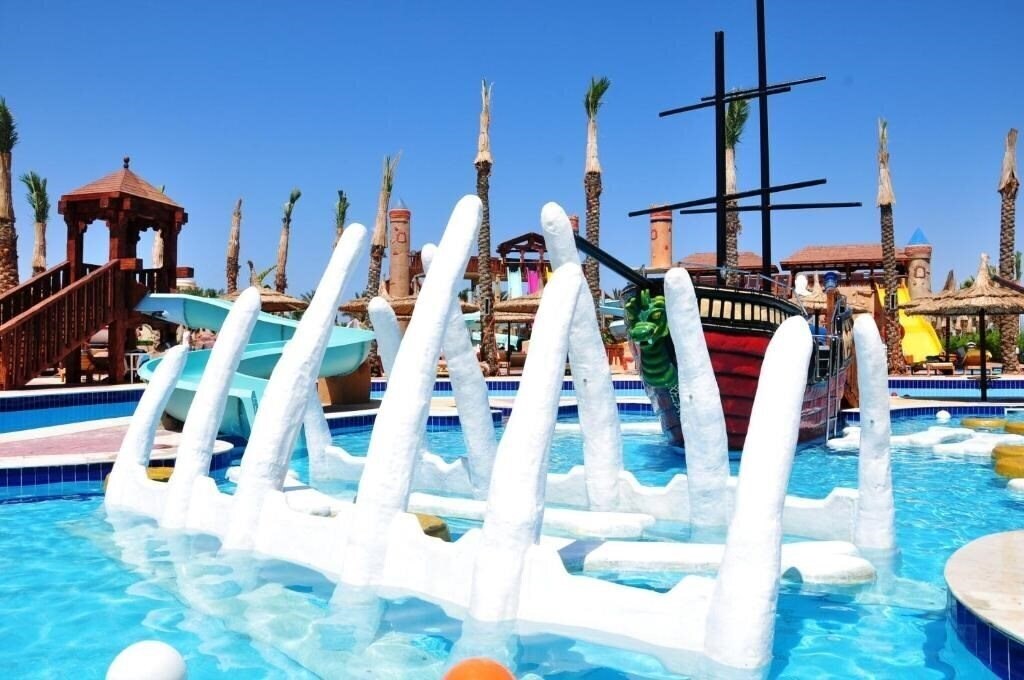 Фото Edge by Rotana Sea Beach 4*