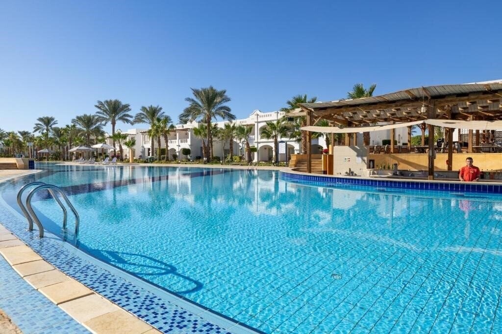 Фотография Continental Plaza Beach Resort 4*