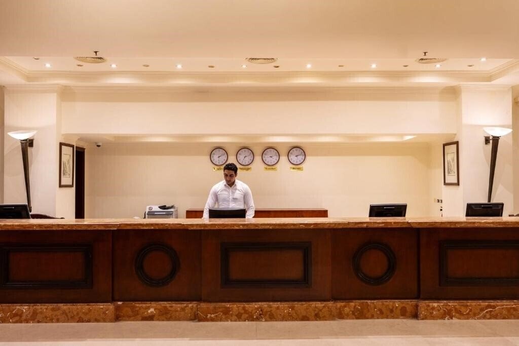 Картинка Continental Plaza Beach Resort 4*
