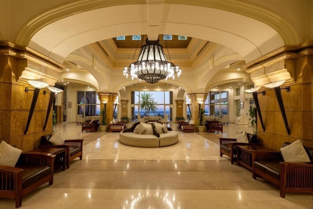 Панорама Continental Plaza Beach Resort 4*