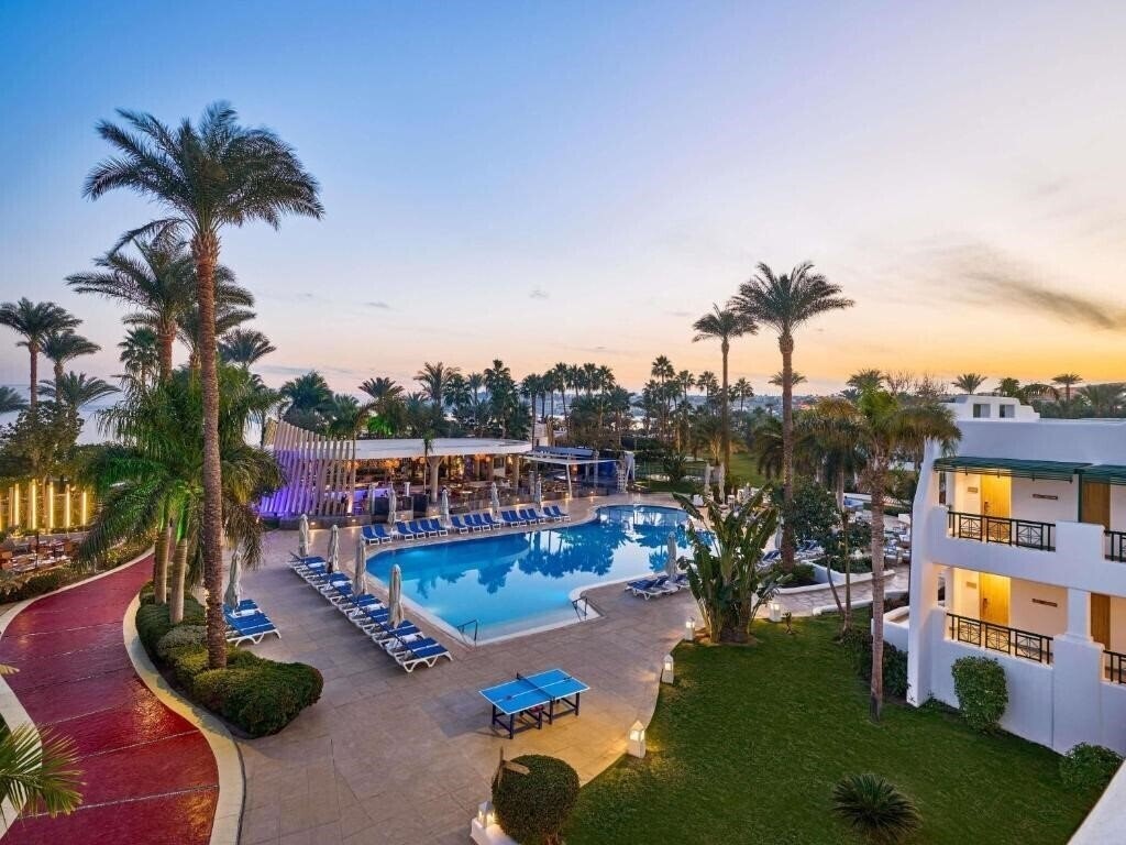 Картинка Novotel Beach 5*