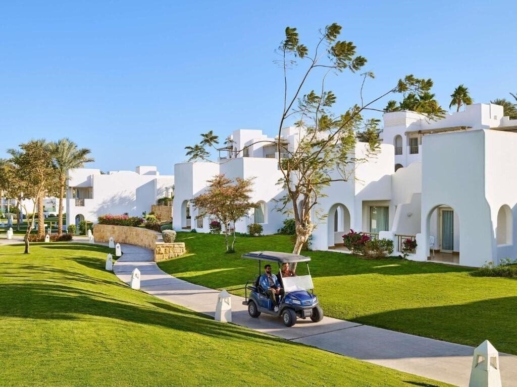 Вид Novotel Beach 5*