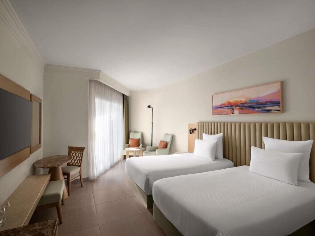 Панорама Novotel Beach 5*