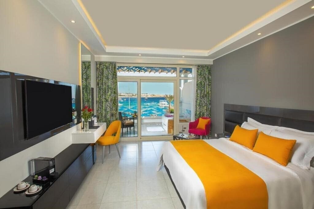 Вид Naama Bay Hotel & Resort (ex. Tropitel Naama Bay, Nama Bay Hotel Resorta) 5*