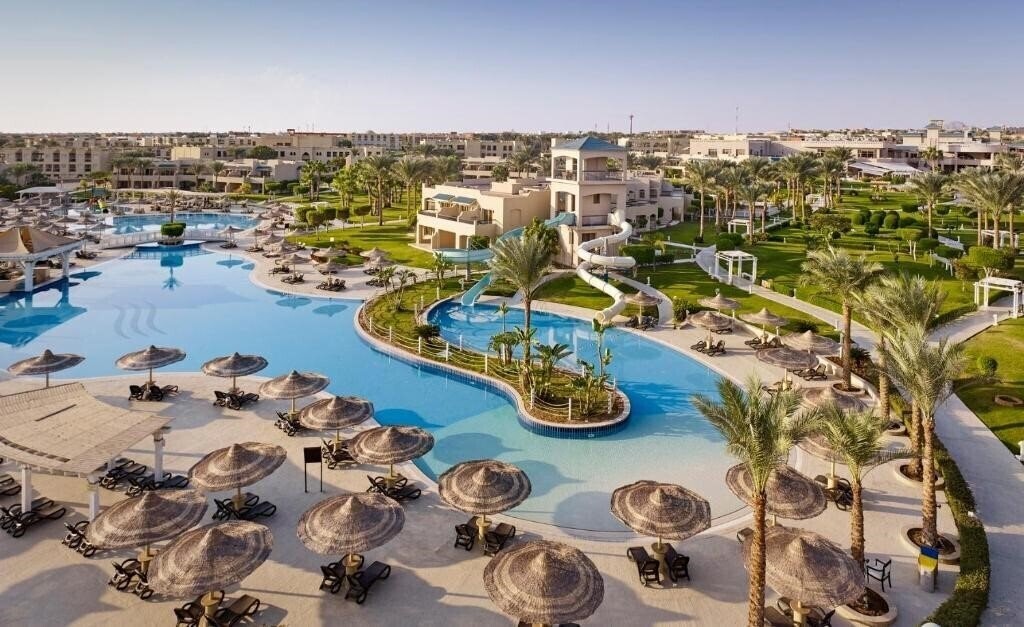 Отель Coral Sea Holiday Resort & Aqua Park 5*