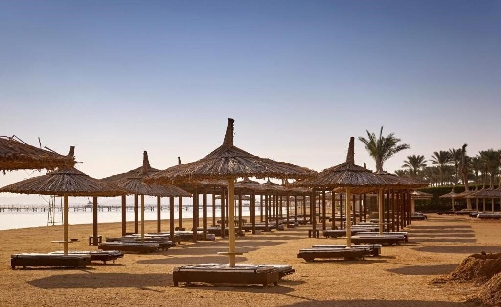 Апартаменты Coral Sea Holiday Resort & Aqua Park 5*
