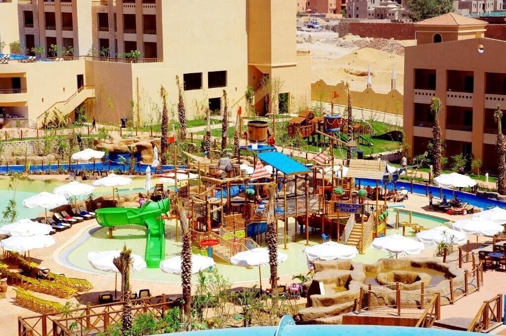 Территория Coral Sea Aqua Club 4*