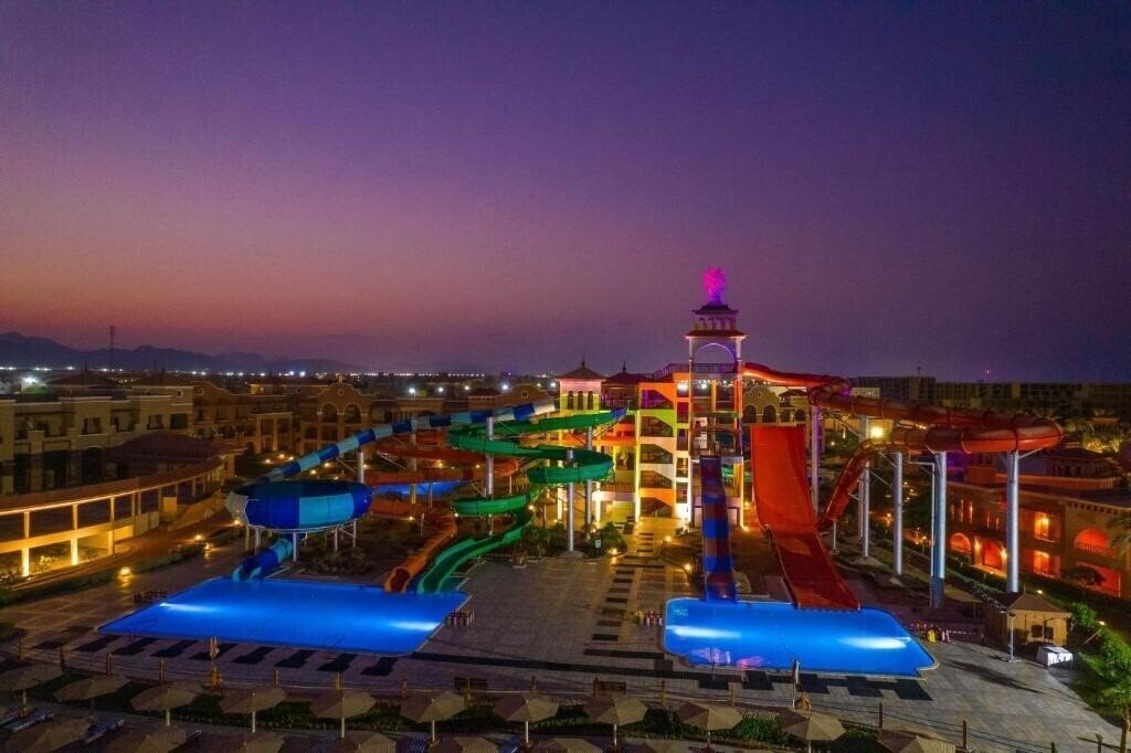 Территория Charmillion Gardens Aqua Park 5*