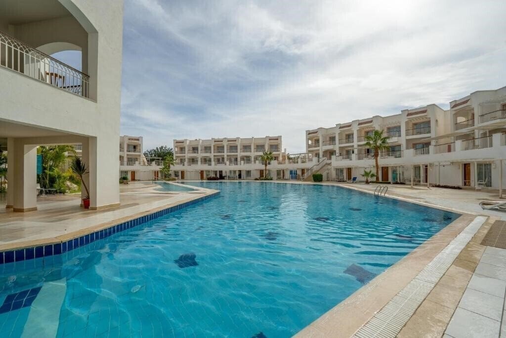 Территория Jaz Neo Sharks Bay 4*
