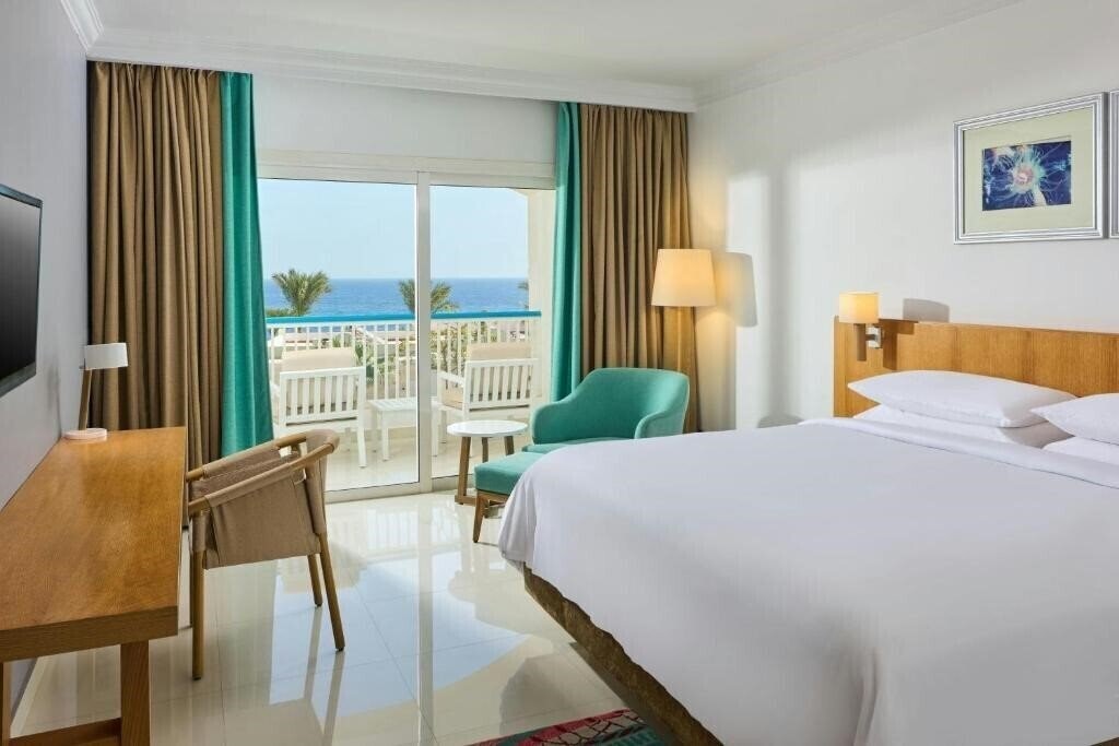 Отель Renaissance Sharm El Sheikh Golden View Beach Resort 5*