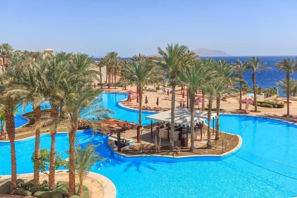 Территория Grand Rotana Resort & SPA 5*
