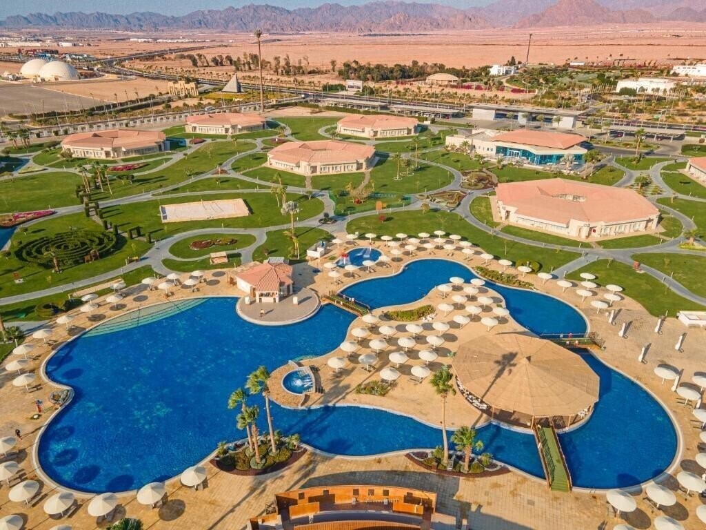 Отель Pickalbatros Luxury Suites 5*