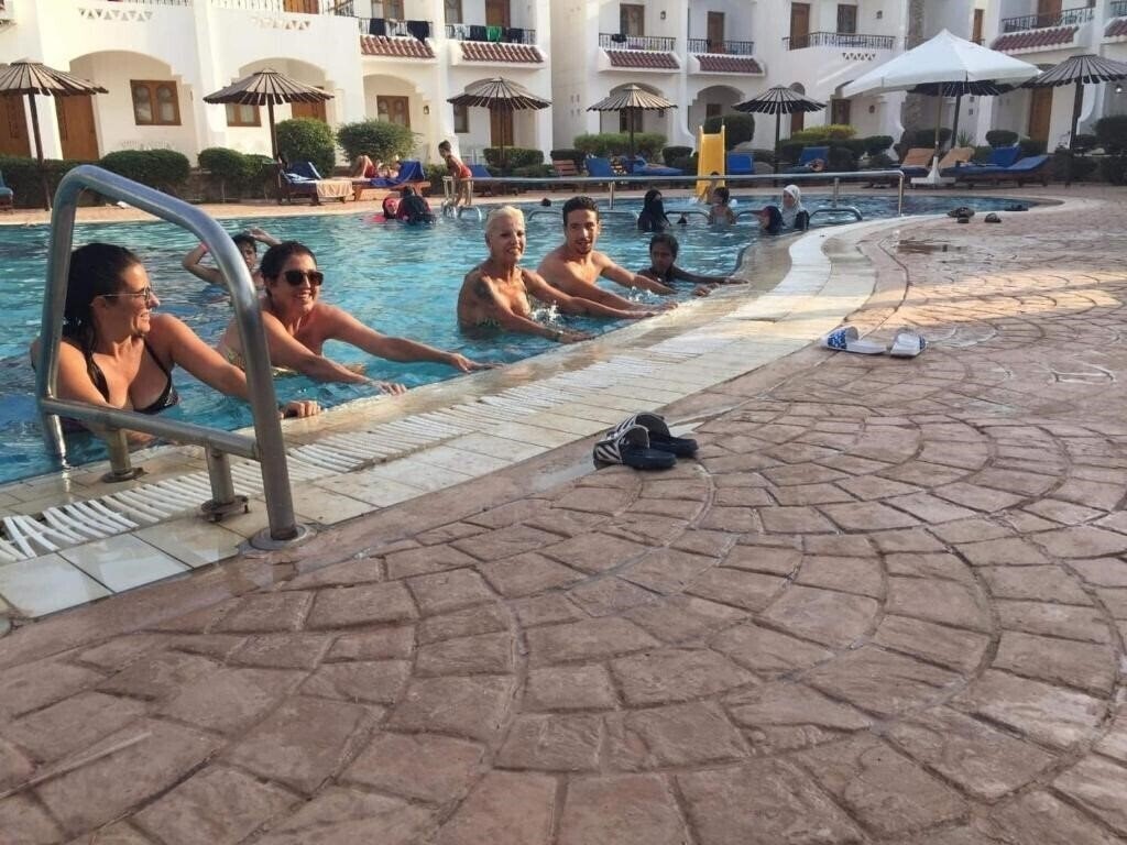 Картинка Dive Inn Resort Hotel 4*