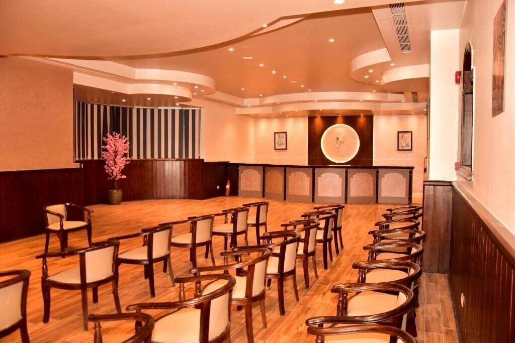 Территория Dive Inn Resort Hotel 4*