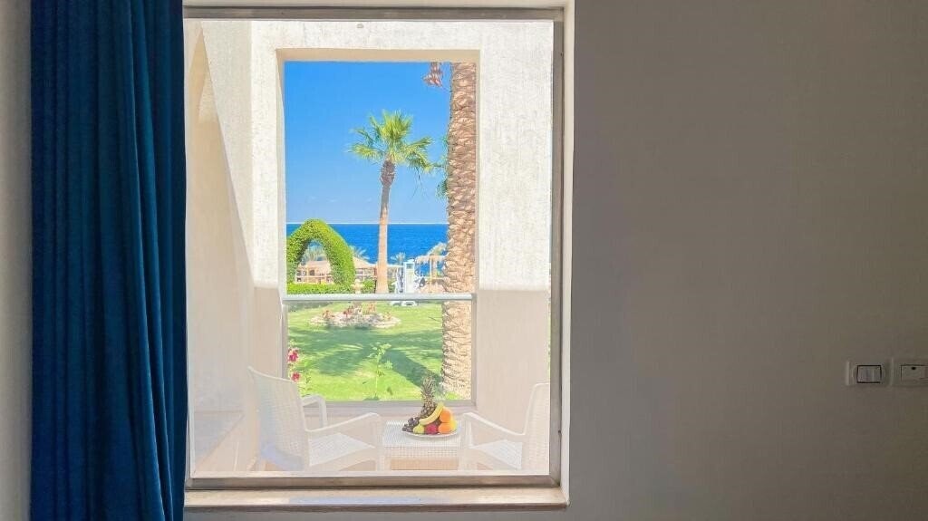 Апартаменты Club Reef Resort 4*